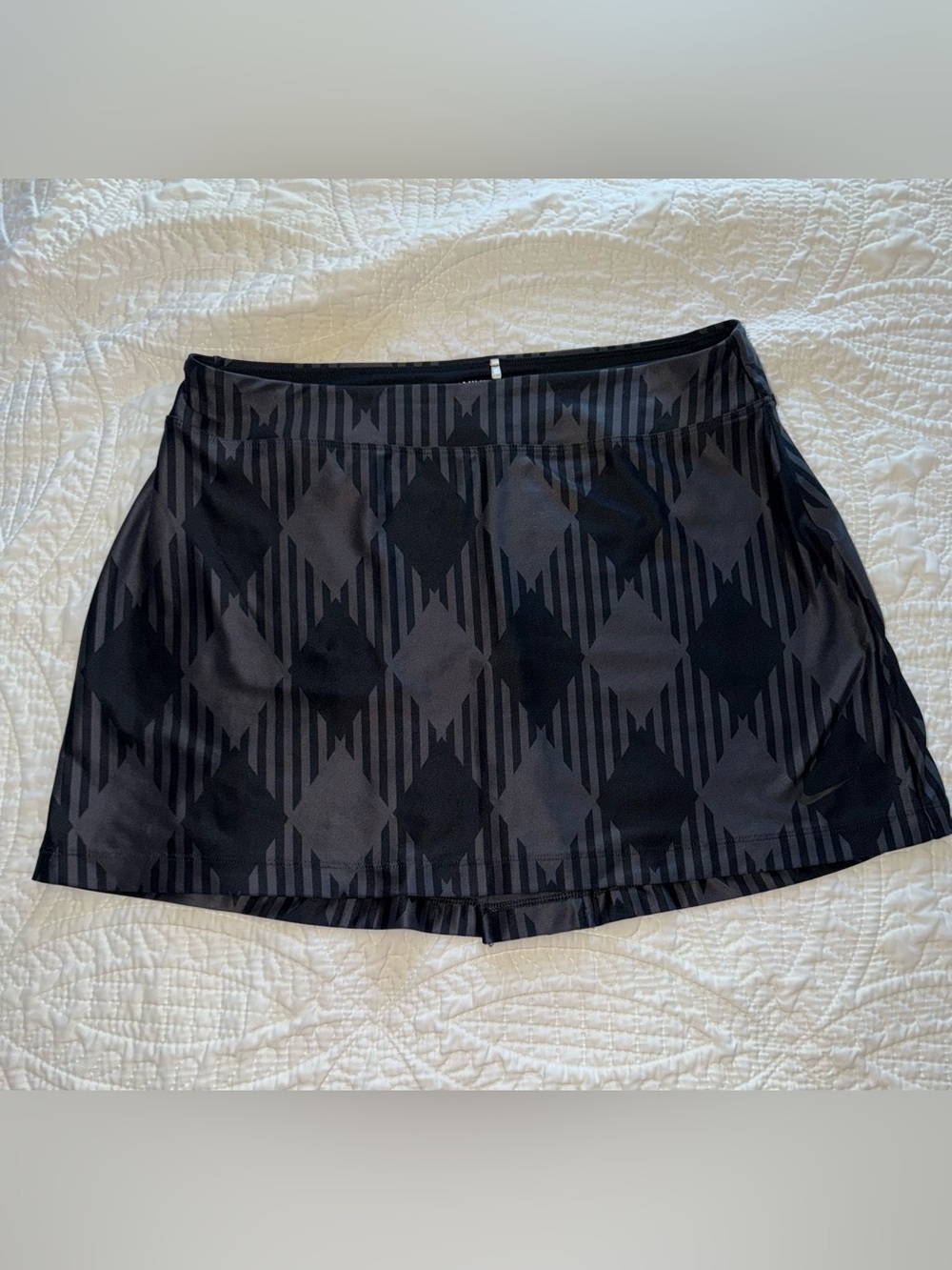 Nike Golf  Dri Fit  Black/ Gray Argyle  Skirt Size Med Pre Owned In Great Cond.